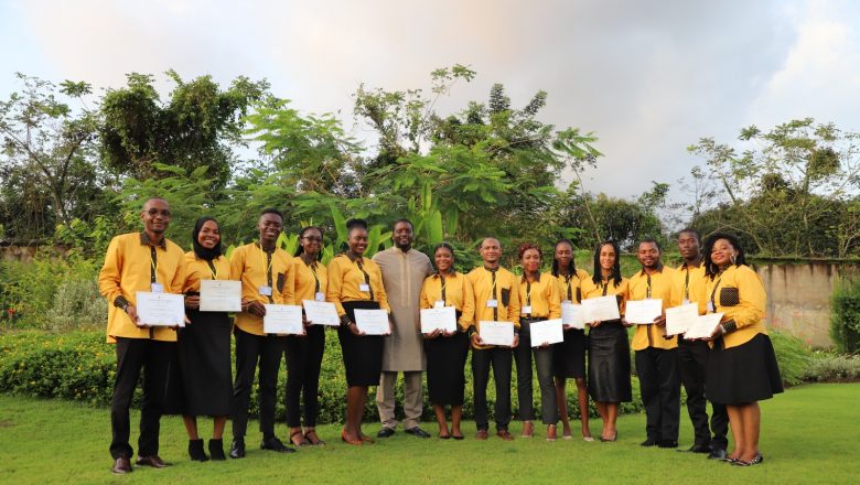 The Okwelians lance le 3è programme des jeunes leaders