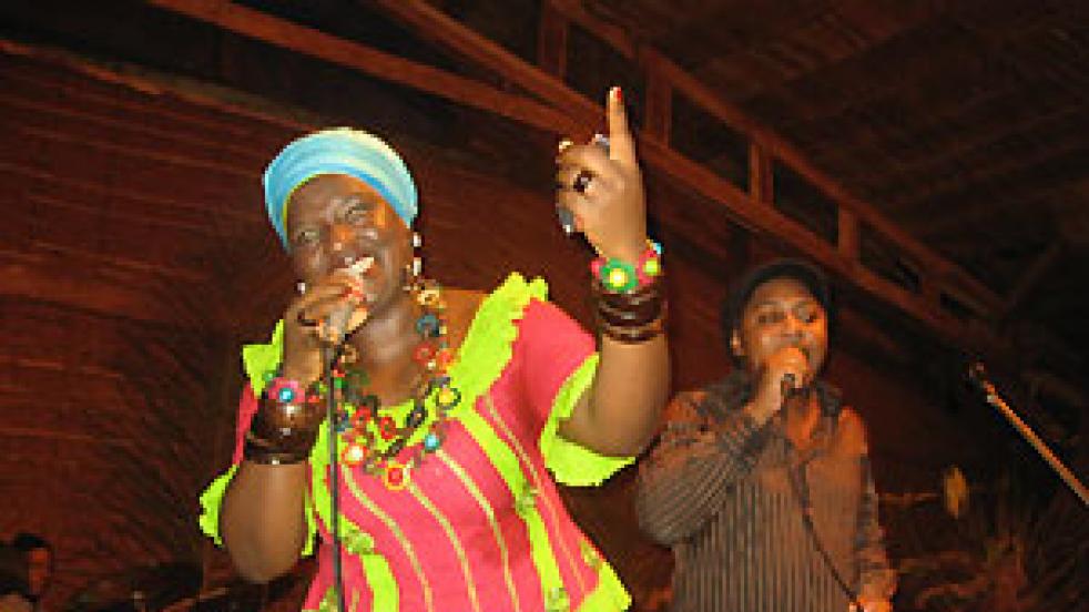 Cameroun : Queen Etémé prépare son septième album