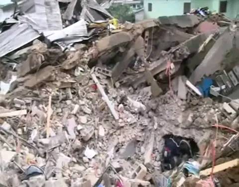 Cameroun-Douala : de 16 à 33 morts, le bilan s’alourdit après effondrement d’un immeuble