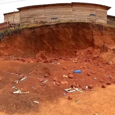 Cameroun : deux morts lors de l’effondrement d’un mur de soutènement à Douala